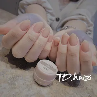 ミディアム めぐみのネイルサロン スタッフ練習のネイルデザイン