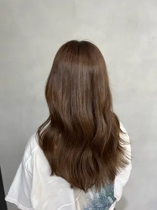 ロング カラー 小森聖奈 韓国風レイヤーカットのヘアスタイル