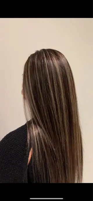 ロング カラー れい🫧 ハイトーン特化のヘアスタイル