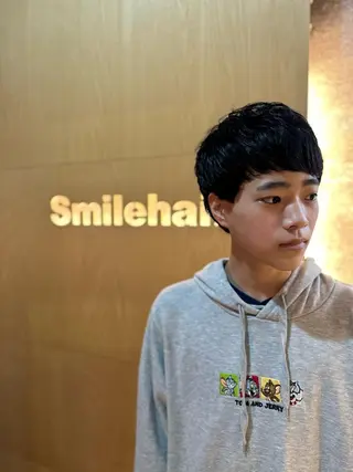 ショート メンズ フェードとパーマ特化 小池 魔裟斗のヘアスタイル