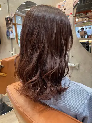 ミディアム カラー 東 史夏のヘアスタイル