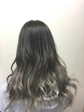 セミロング ロング カラー 100%髪質改善特化 TRUNSのヘアスタイル