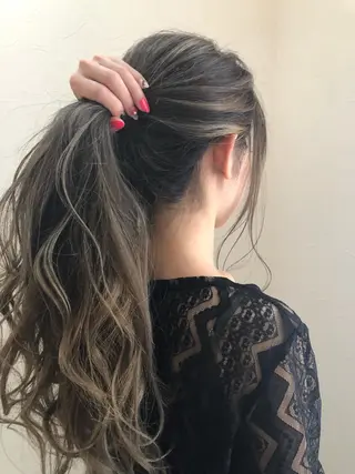 ロング カラー ヘアアレンジ IVY villa Suzu.のヘアスタイル