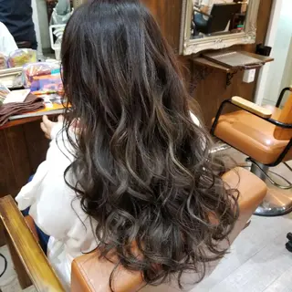 ロング カラー bathair  所属・bathair 持田侑祐のヘアスタイル