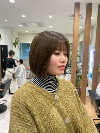 ショート カラー 矯正パーマ、ベージュ ボブカット🫧のヘアスタイル