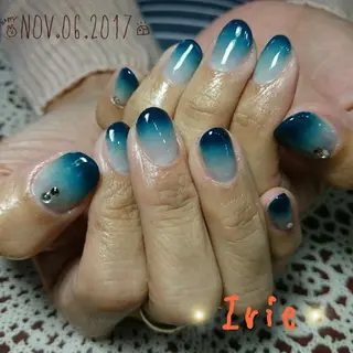 カラー パーマ ヘアアレンジ メンズ キッズ ネイル 與儀 知佳のネイルデザイン