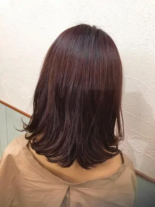 ミディアム カラー 小栗 麻衣のヘアスタイル