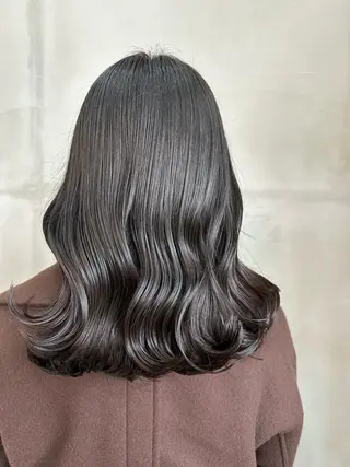 セミロング 益 佑夏のヘアスタイル