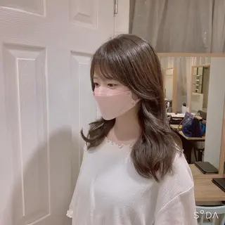 セミロング パーソナルカラー lapiax阿部のヘアスタイル