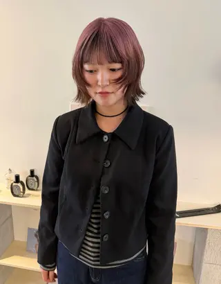 ショート カラー MIU/ルーツカラー 顔まわりレイヤーのヘアスタイル