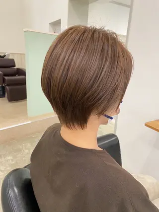 ショート カラー SHANKS HAIRのヘアスタイル