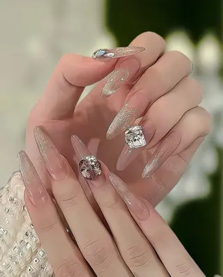 ネイル 高木 維麗絲のネイルデザイン