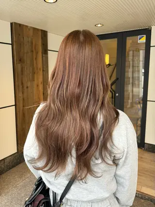ロング カラー 内沼 恵留菜のヘアスタイル