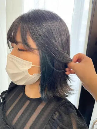 ミディアム 難波 茜のヘアスタイル