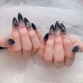 ネイル ラクロレ ハナ︎🌼のネイルデザイン