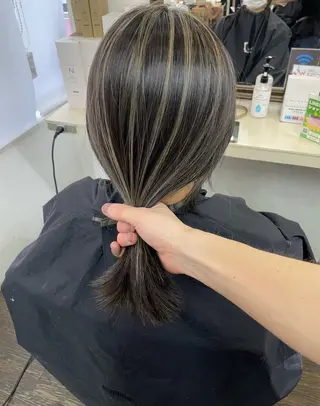 セミロング 横浜🦋ハイトーン 🫐シャドウルーツのヘアスタイル