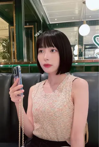 ショート カラー 韓国ボブ/ハッシュ カットKIRAのヘアスタイル