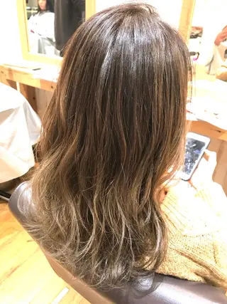 ミディアム カラー lucia RYOのヘアスタイル