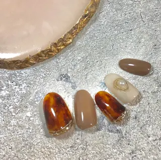 ミディアム BINERVA nail salonのネイルデザイン