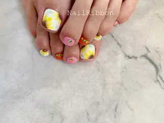 ネイル ネイルリボン 受付スタッフのネイルデザイン