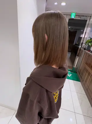 ミディアム カラー 長田 有加のヘアスタイル