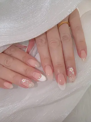 ネイル Moon's🌙🪄 Shioriのネイルデザイン