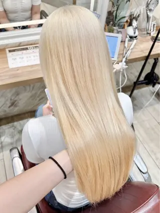 ロング カラー ハイトーンカラー シールエクステのヘアスタイル