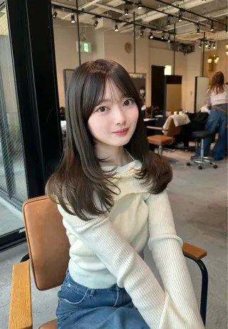 セミロング カラー 韓国レイヤーカット 透明感カラー冨田那樹のヘアスタイル