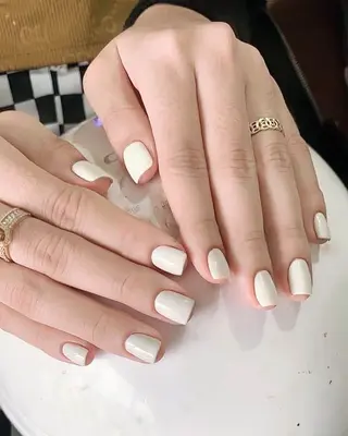 ネイル AKIKO ネイルサロンのネイルデザイン
