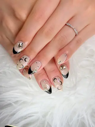 ネイル Mizuliネイル 眉毛メイクのサロンのネイルデザイン