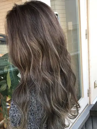 ロング カラー レイヤー べージュ 白石研太のヘアスタイル