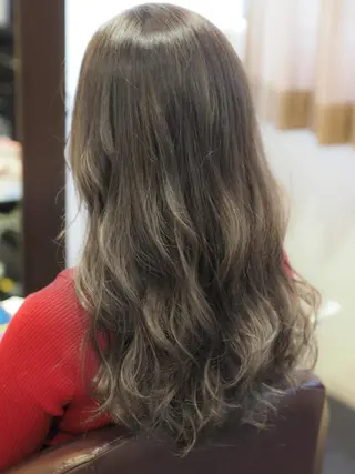 カラー ロング 辻 竜也　のヘアスタイル