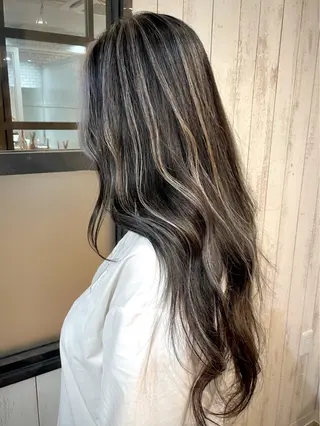カラー ハイトーン✨ブリーチ ✨高田めぐみのヘアスタイル