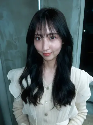 ロング freera所属・湯浅 美玖のヘアスタイル