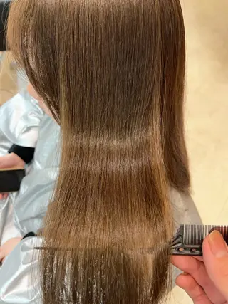 ロング 赤み消し透明感カラー オオヤマのヘアスタイル