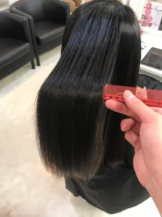 セミロング 白髪ぼかし、髪質改善 富田隼仁のヘアスタイル