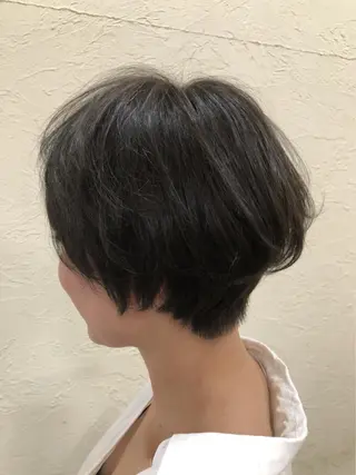 ショート カラー 出村谷 雄太のヘアスタイル