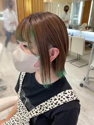 ショート カラー デザインカラー、艶髪 大塚 耕平のヘアスタイル