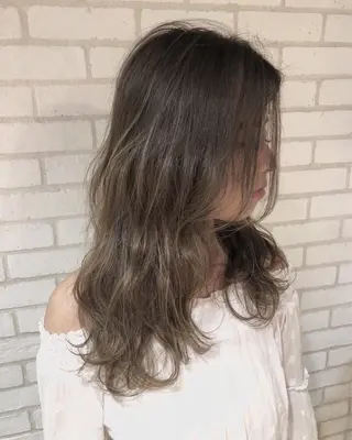 セミロング カラー 小島 侑衣のヘアスタイル