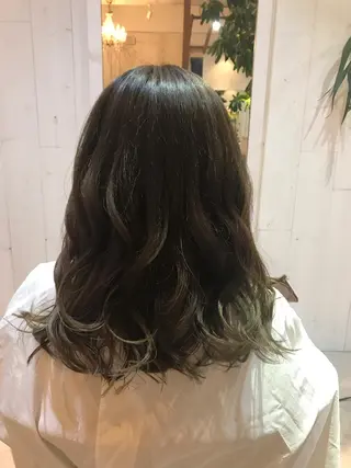 セミロング カラー 長尾 桃佳のヘアスタイル