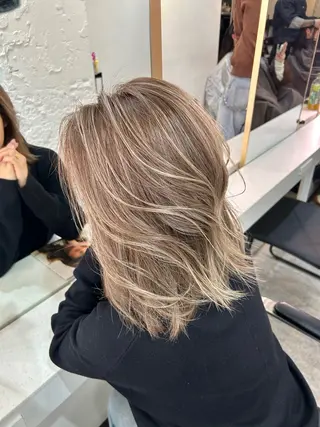 ショート カラー レイヤーカット BLend 渋谷のヘアスタイル