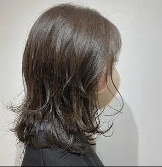 セミロング 酸性ストレート/ブリ ーチなしWカラー河本のヘアスタイル