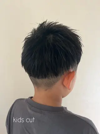 キッズ カット/カラー/ ハイライト/縮毛のヘアスタイル