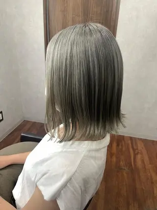 ミディアム カラー 井本翔太.髪質改善. ベージュ.グレージュのヘアスタイル