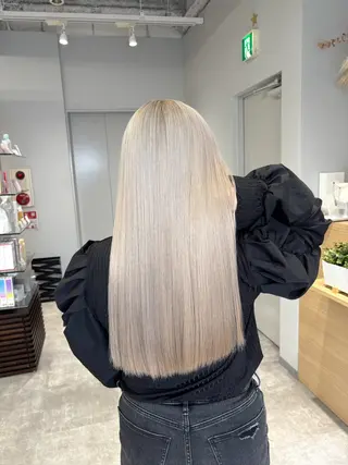 ロング 服部 真希のヘアスタイル