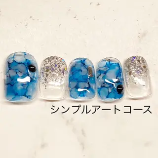 ミディアム ネイルサロン Bliss（ブリス）のネイルデザイン