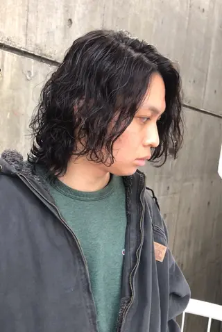 ミディアム パーマ メンズ 🔥メンズ圧倒的人気 ROOOMEN松田隆のヘアスタイル