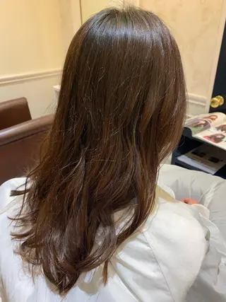ロング 粟田 めぐみのヘアスタイル