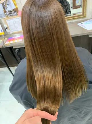 ロング ハイトーン Arphyのヘアスタイル