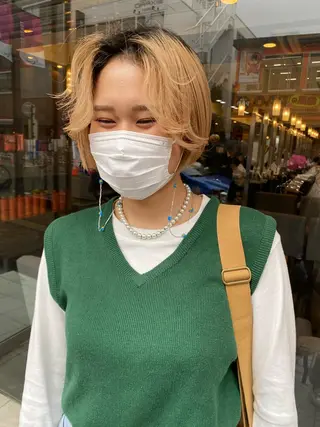 ショート カラー パーマ ヘアアレンジ メンズ キッズ ネイル mana 暖色カラーカットのヘアスタイル